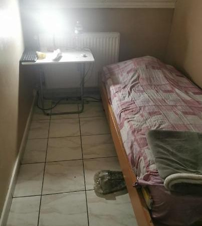 Room Near Paris Saint-Denis  Bagian luar foto
